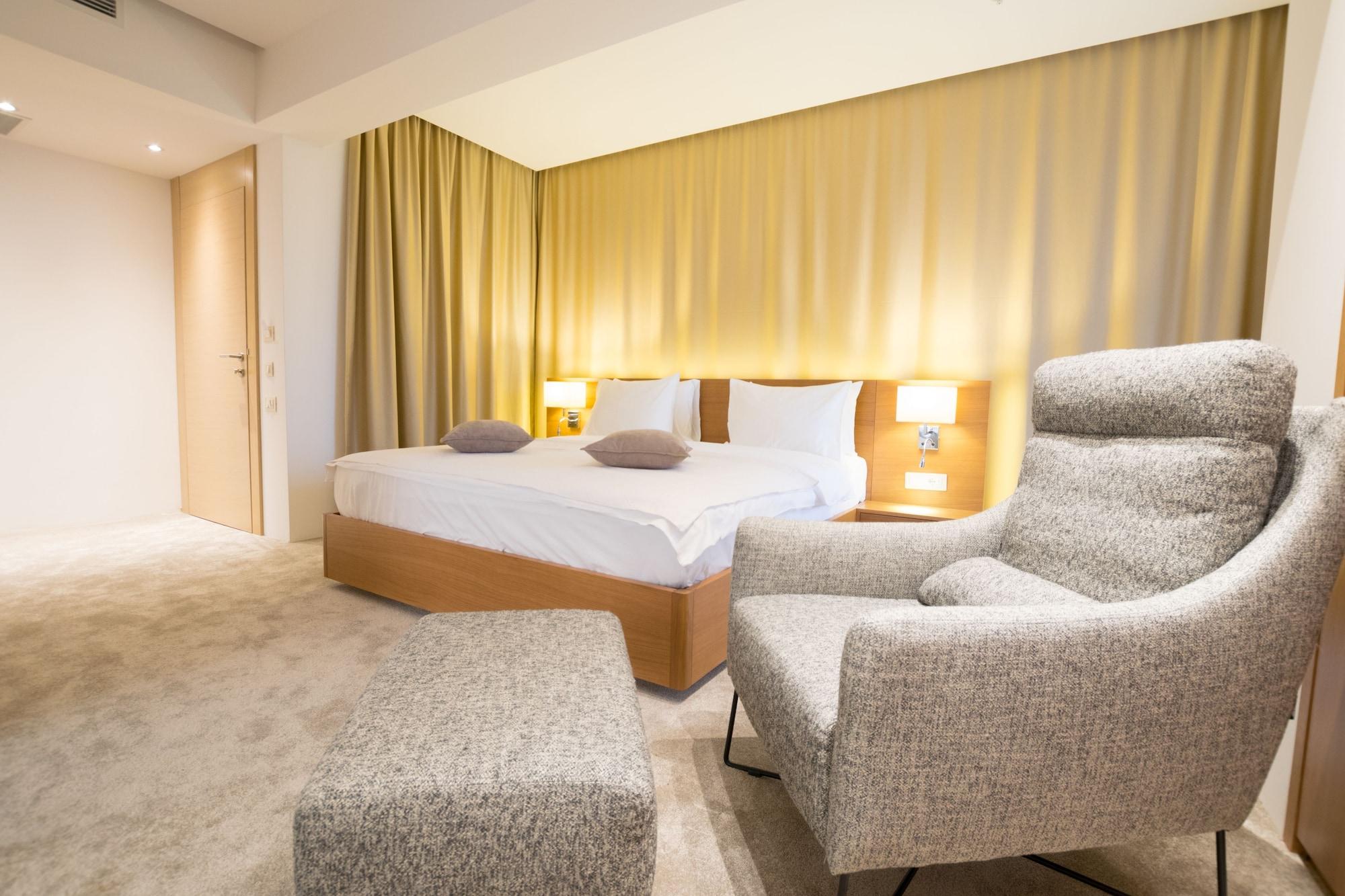 Hotel Harmonia By Dukley Budua Esterno foto