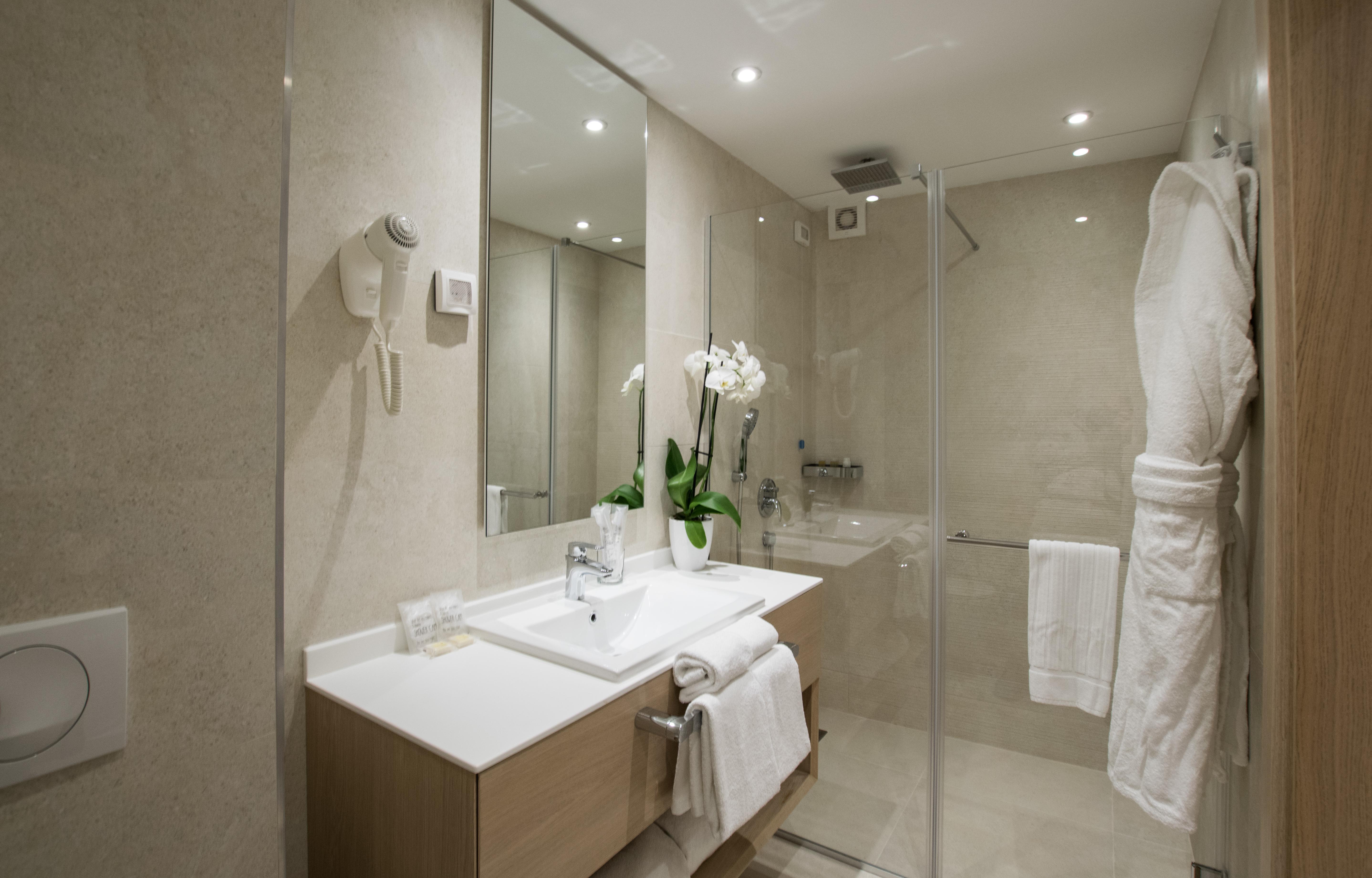 Hotel Harmonia By Dukley Budua Esterno foto