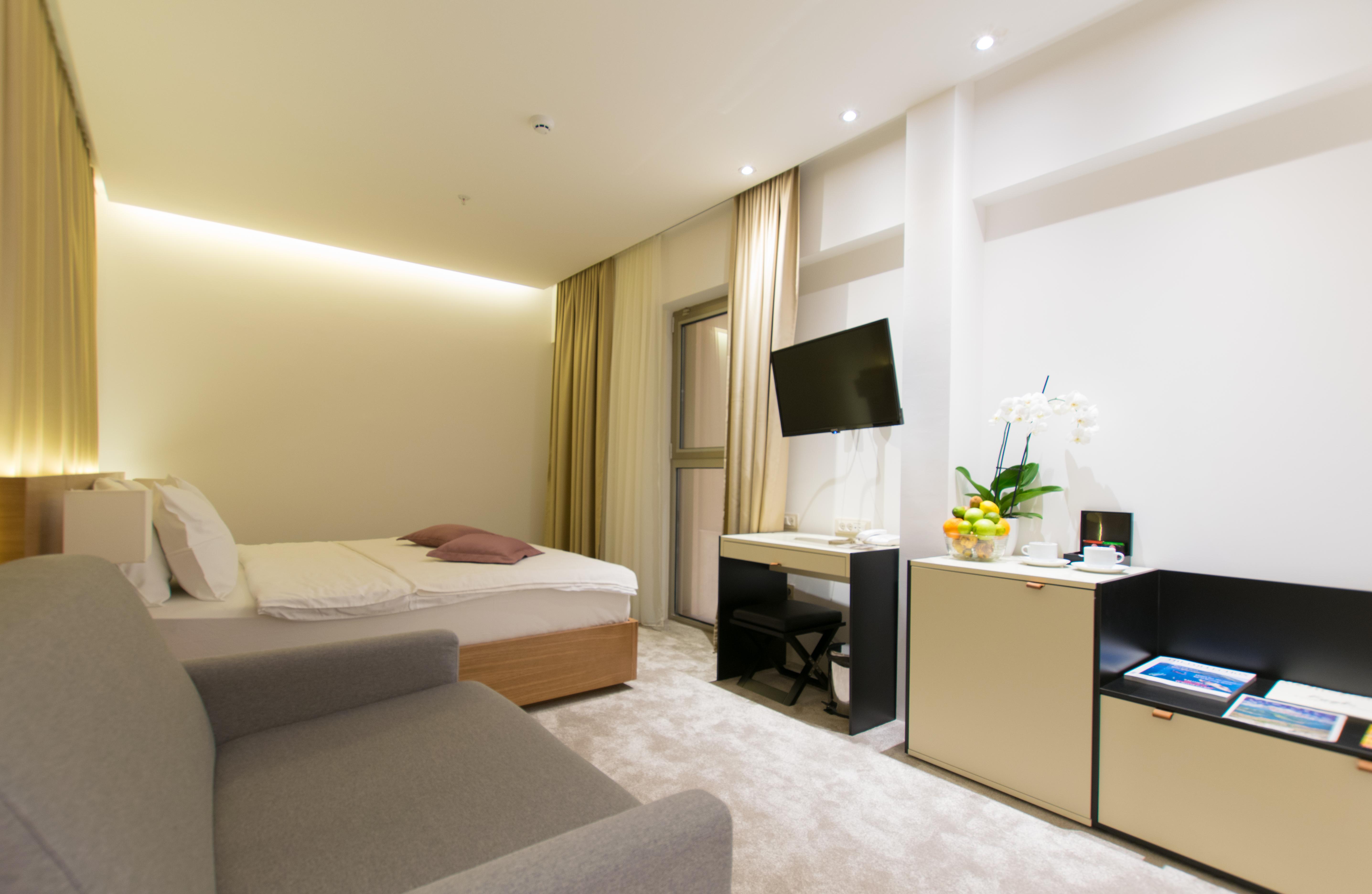 Hotel Harmonia By Dukley Budua Esterno foto
