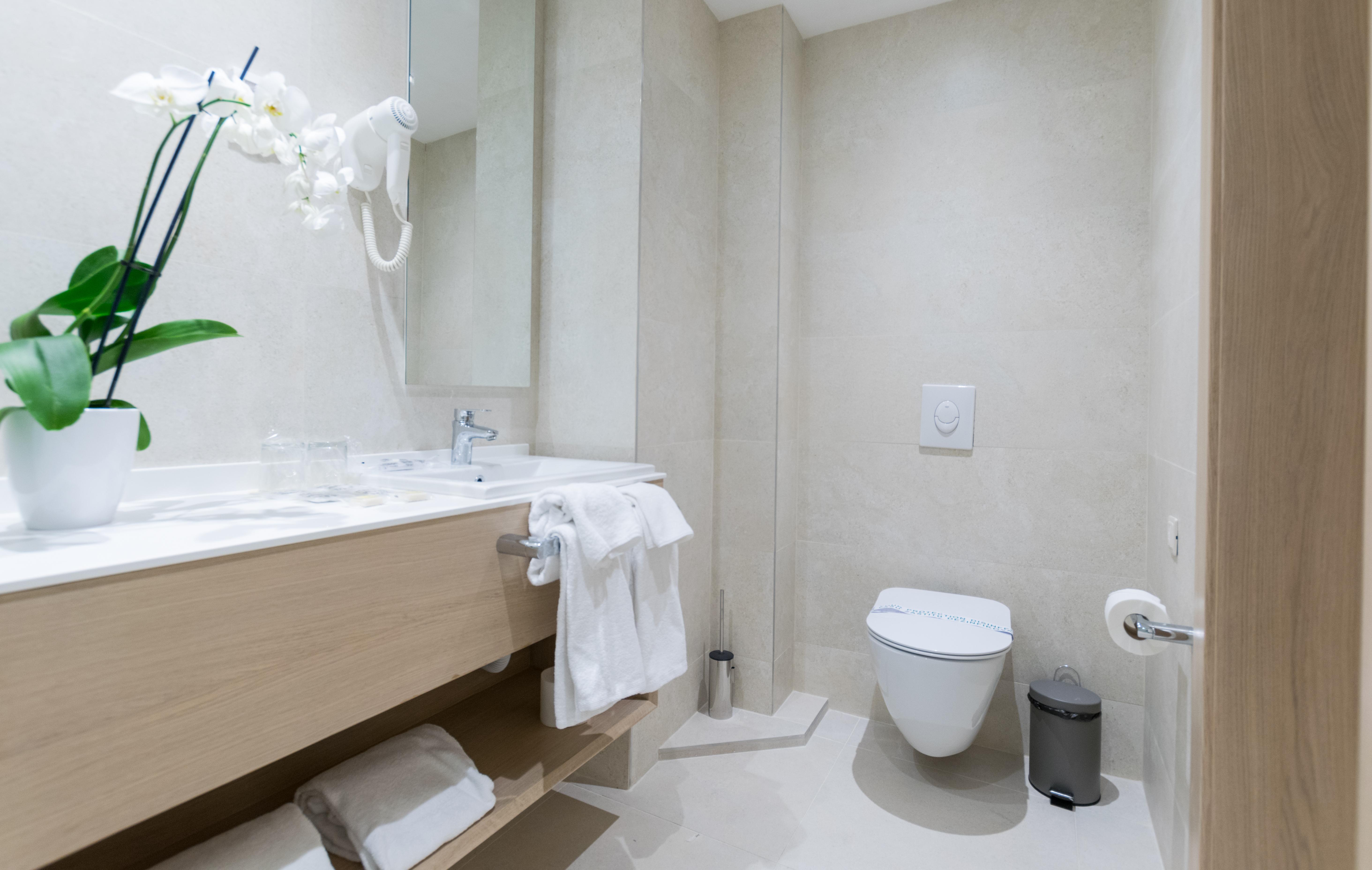 Hotel Harmonia By Dukley Budua Esterno foto