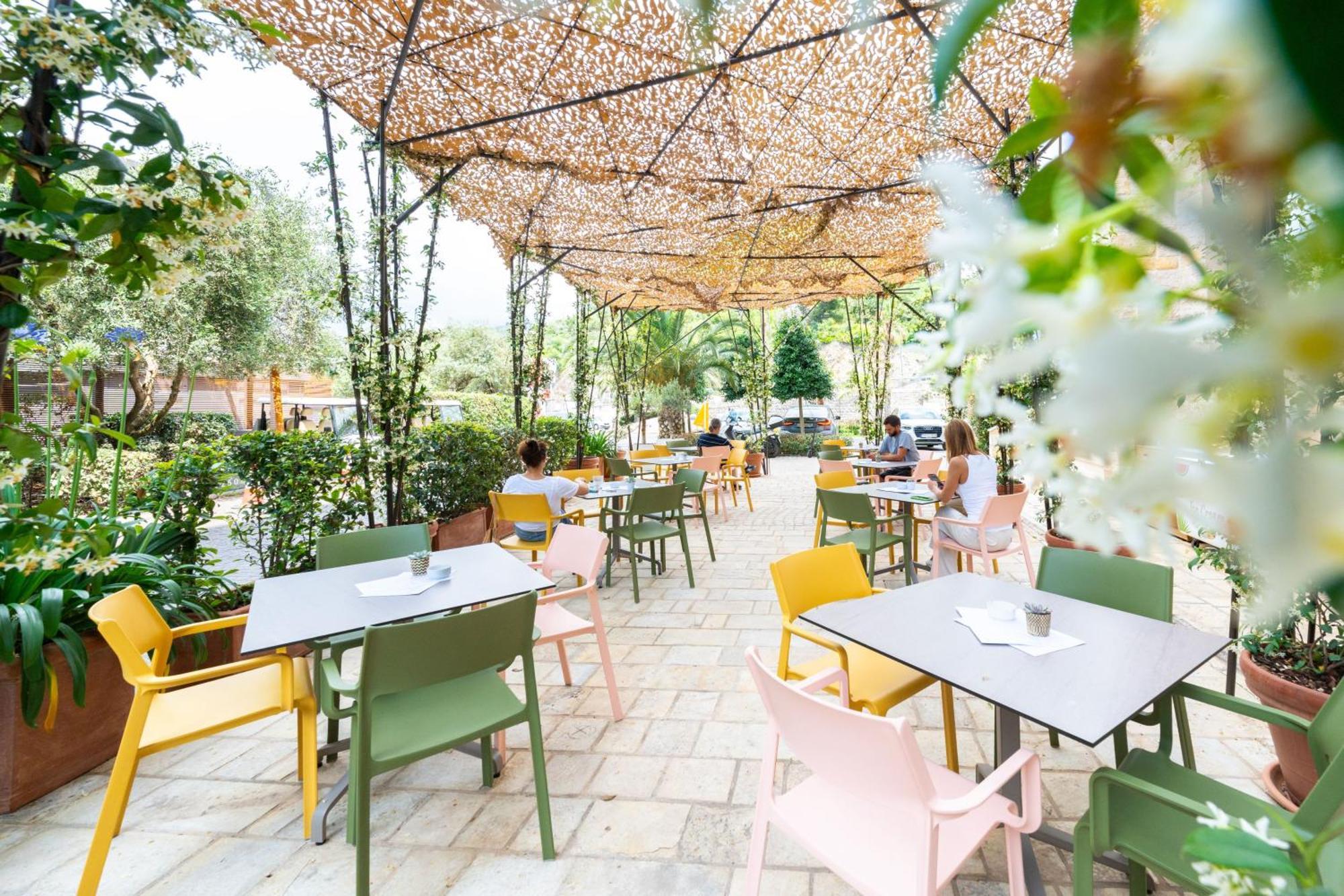 Hotel Harmonia By Dukley Budua Esterno foto